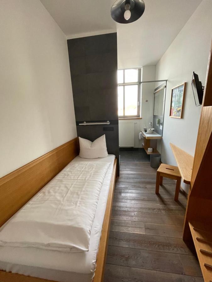 Fronveste Das Alte Knasthaus Meiningen Bagian luar foto